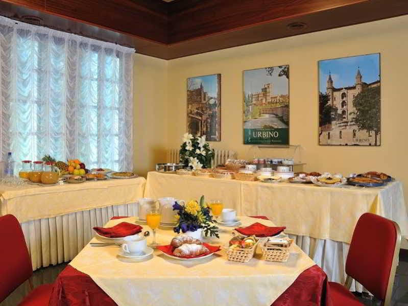 Hotel & Residence Dei Duchi อูร์บีโน ภายนอก รูปภาพ