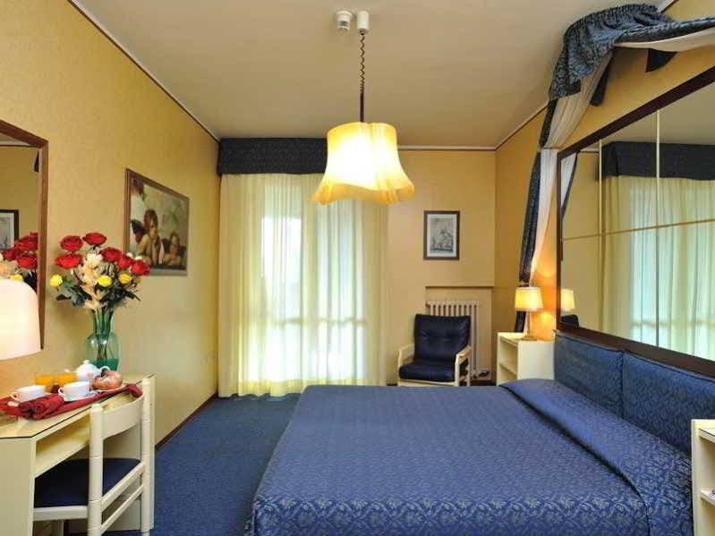 Hotel & Residence Dei Duchi อูร์บีโน ภายนอก รูปภาพ