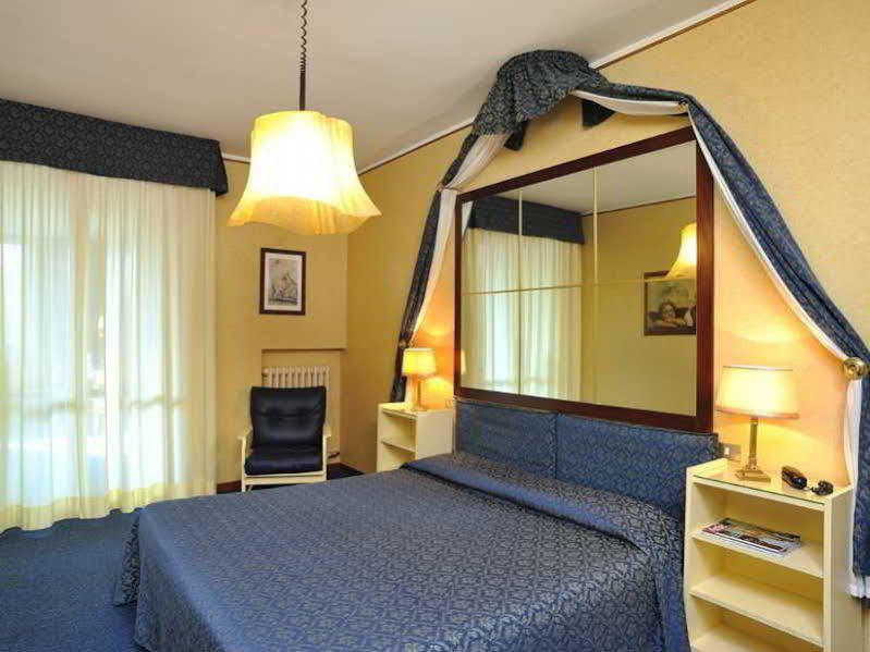 Hotel & Residence Dei Duchi อูร์บีโน ภายนอก รูปภาพ