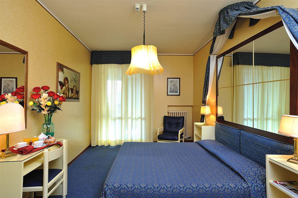 Hotel & Residence Dei Duchi อูร์บีโน ภายนอก รูปภาพ